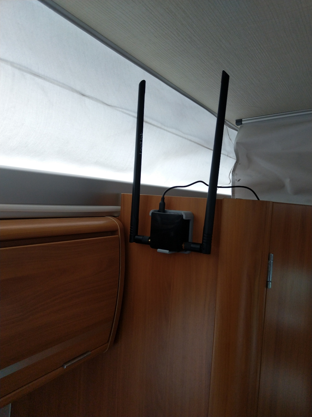 GLi.iNET GL-AR300M in 3dDruck Halterung für Eriba Troll