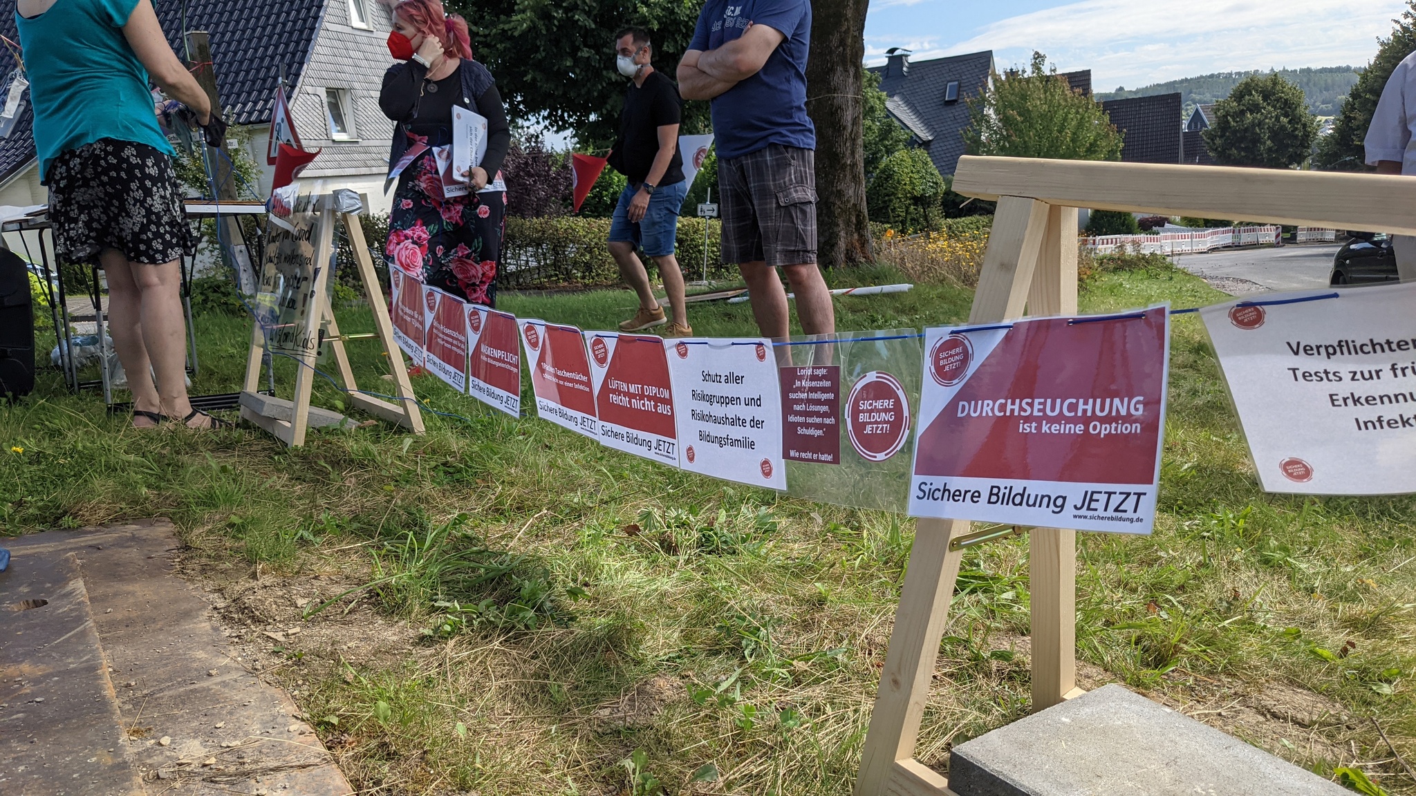 Kundgebung sichere Schulen in Olpe 14.8