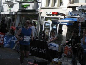 201004-marathon-2.JPG