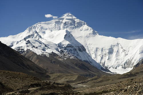 201010-Everest_North_Face_toward_Base_Camp_Tibet_Luca_Galuzzi_2006.jpg
